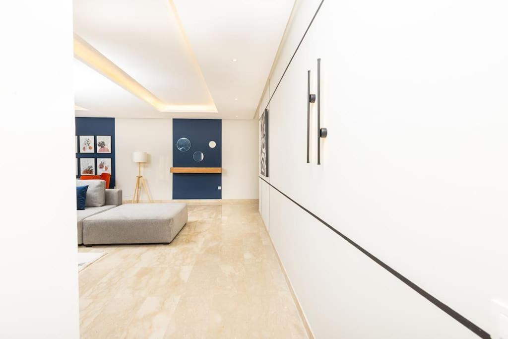 Modern 2Br Retreat In Marina Sale Luxury Living Apartment Hajja Exterior photo